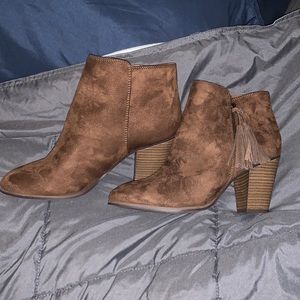 New brown tassel booties